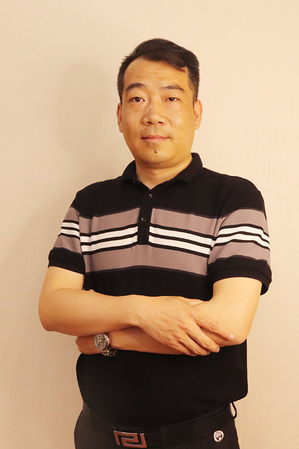 未央冯少坤 本科学历,毕业于陕西师范大学