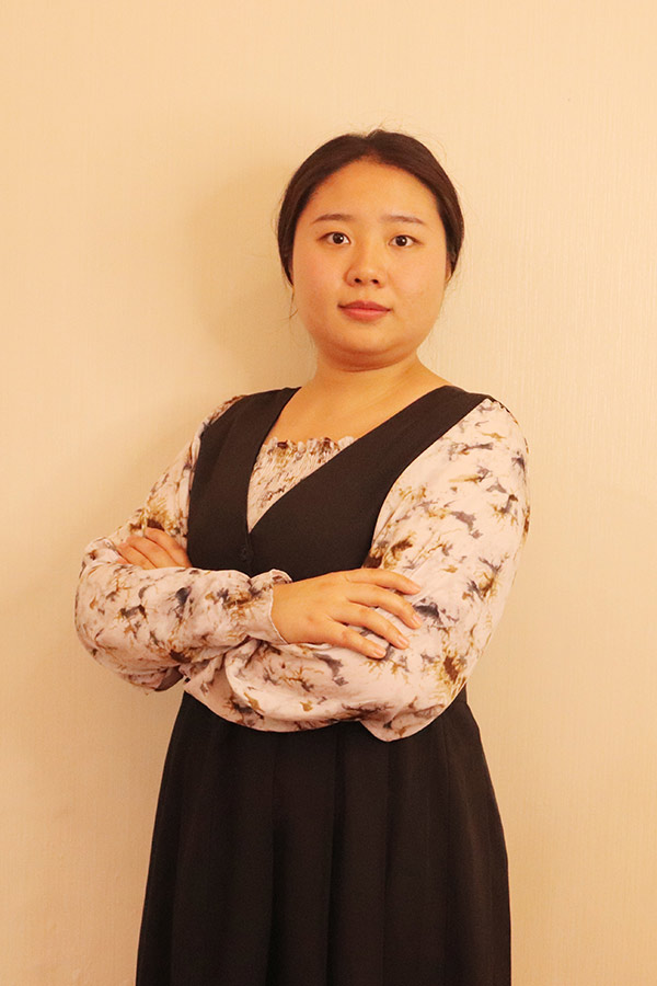 未央何爱玲 本科学历，优秀班主任