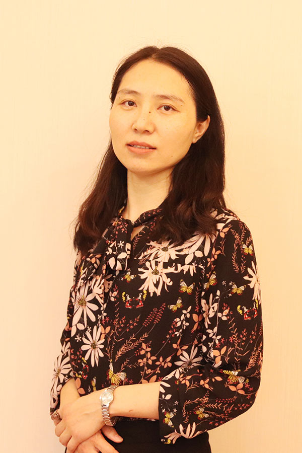 未央王晓娜 研究生学历,毕业于华南师范大学